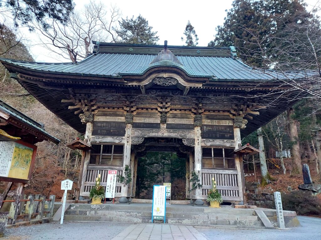 榛名神社の随身門