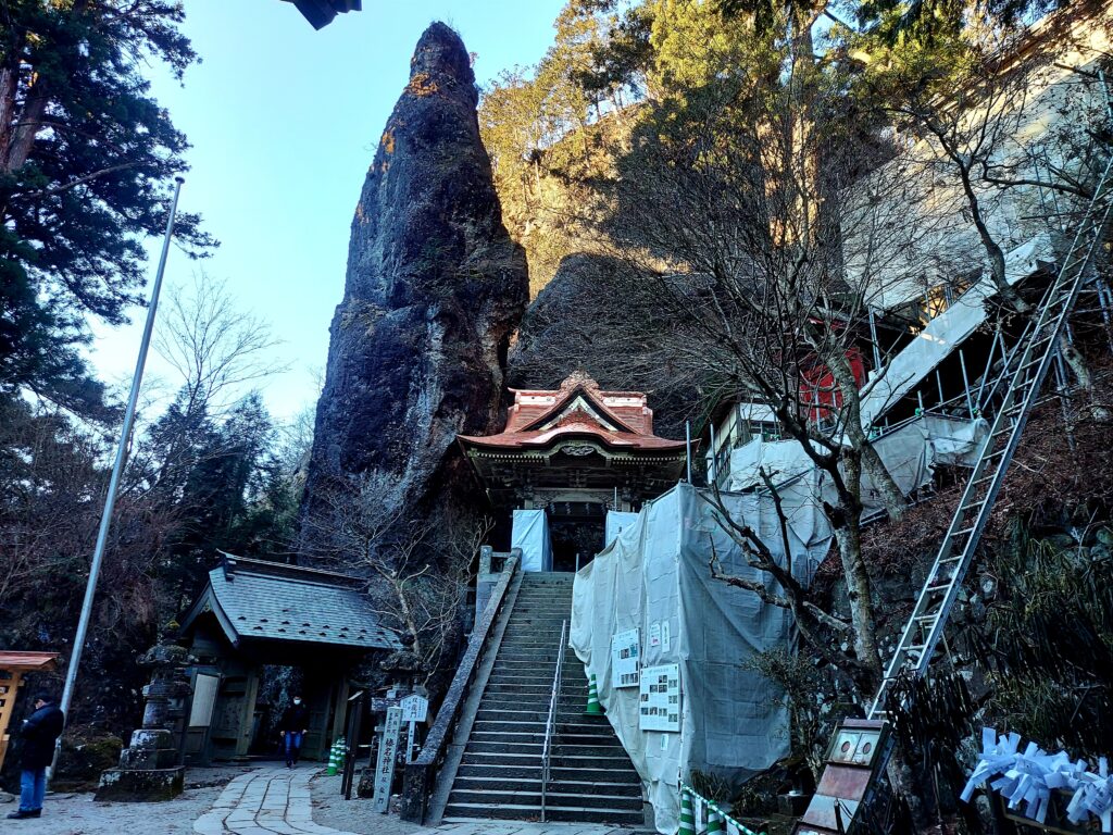 榛名神社の双龍門